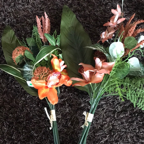 2-bunches if faux flowers